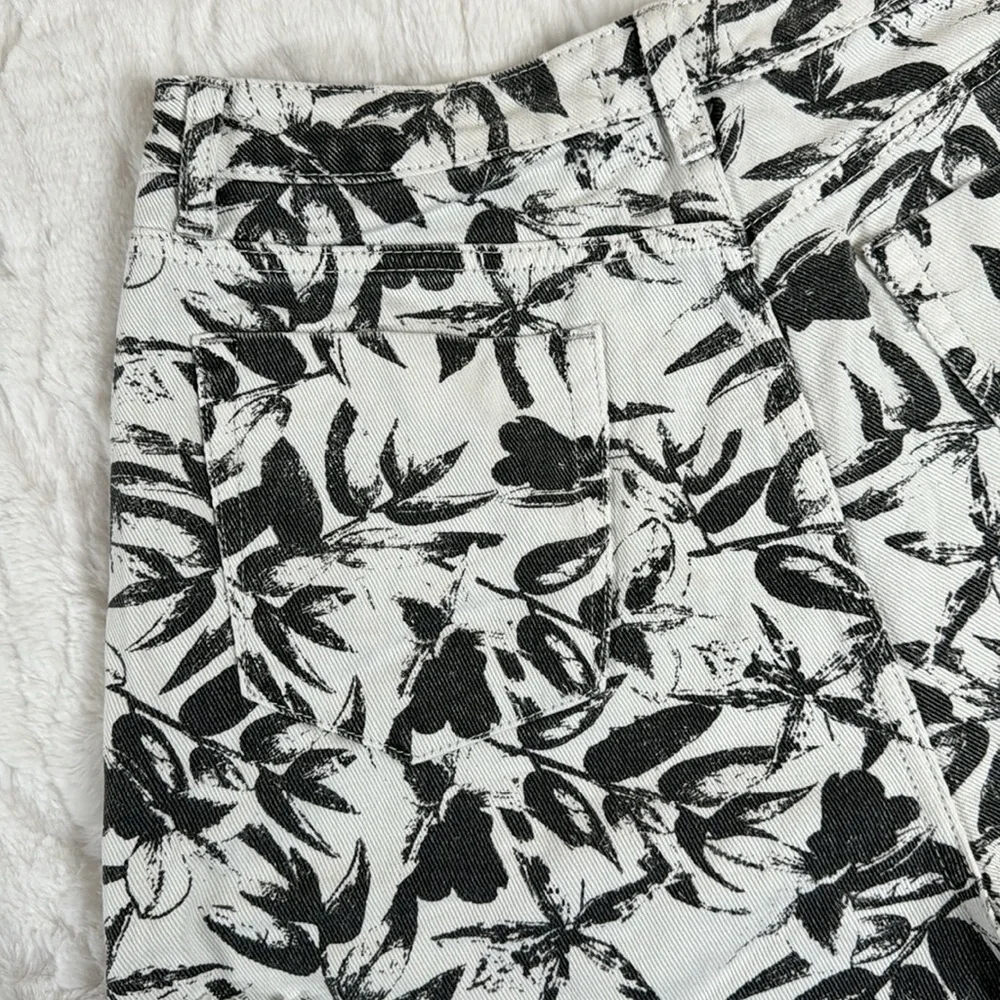 Fashion Nova Black White Tropical Leaf Print Distressed Denim Shorts Size 11